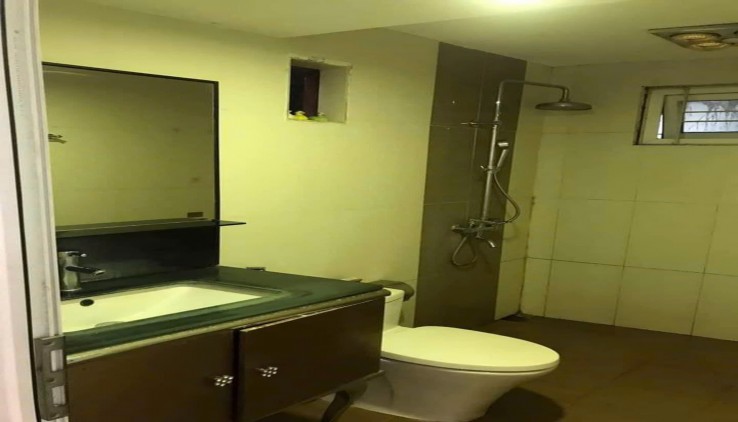 Cho thuê căn hộ tập thể ngõ 167 Phương Mai, Diện tích 100m2, 3 ngủ, 12 Triệu - Ở GĐ, nhóm đi làm